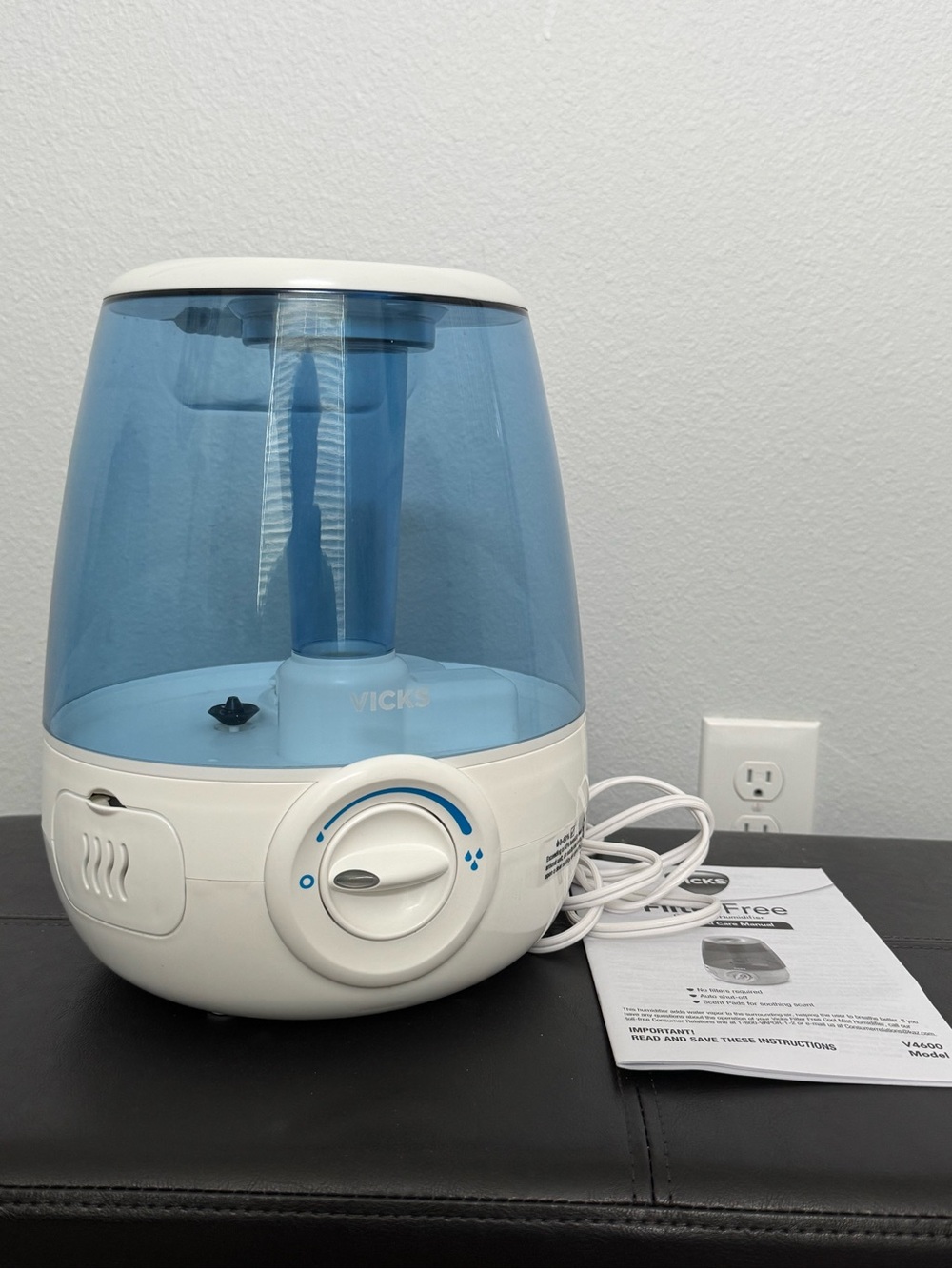 Vicks V4600 Cool Mist Humidifier.